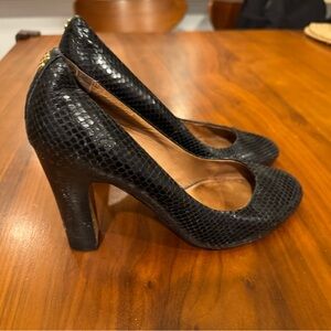 Coach Elegant Black Snakeskin Pattern Heels, 8.5B